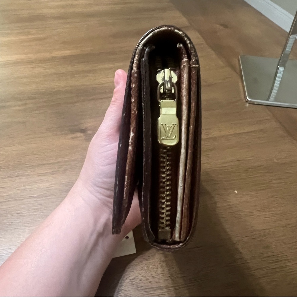 Louis Vuitton monogram compact wallet - Picture 5 of 11